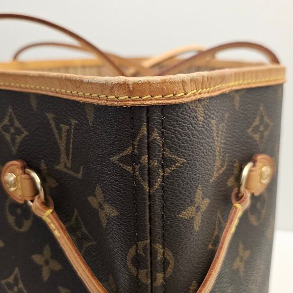 Louis Vuitton Monogram Neverfull MM Tote - Picture 7 of 10